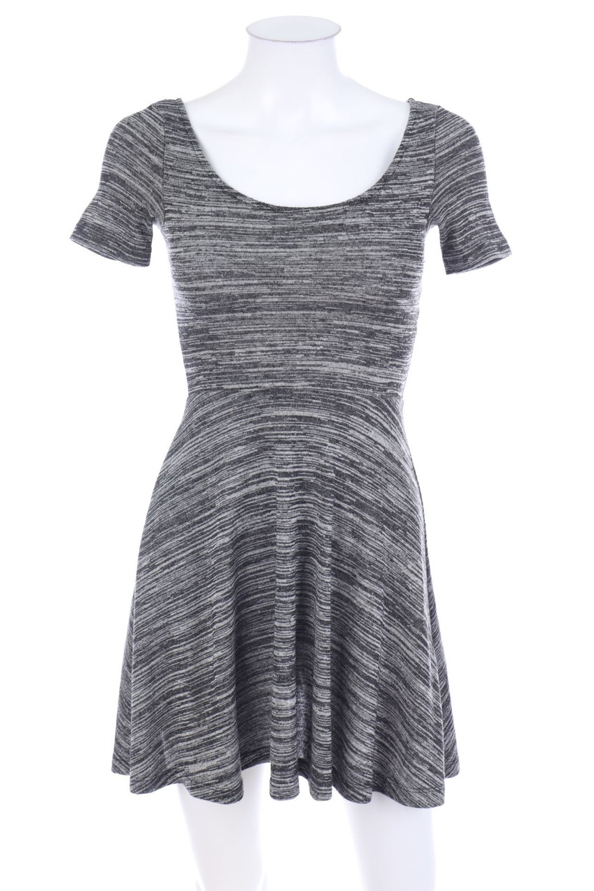 H&M DIVIDED - Skater-Kleid aus Viskose-Mix - XS