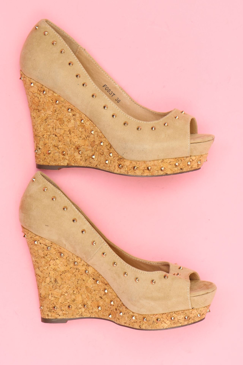 Francesco Milano - Peeptoe-Pumps mit Nieten