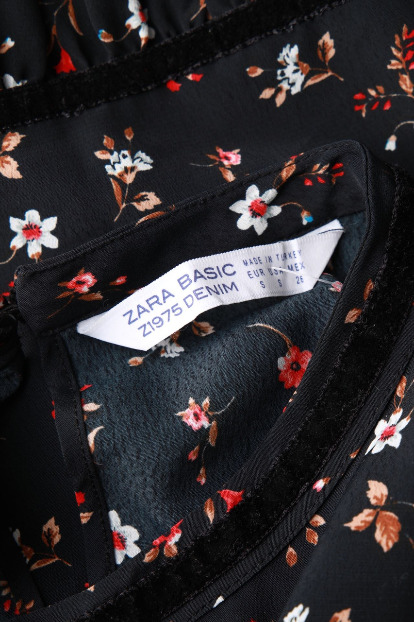 Blumen Schwarzer Pullover Zara BODY HALTER STRETCH BLUMEN Schwarz