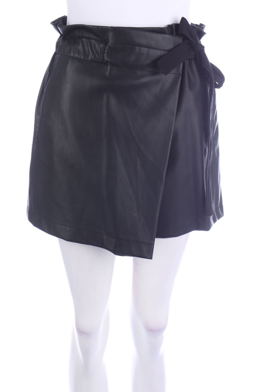 ZARA WOMAN - Faux Leather-Skort zum Knoten - XS