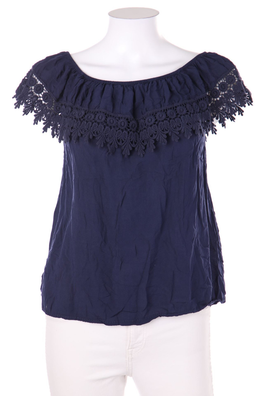 Ohne Label - Carmen-Bluse aus Viskose-Mix mit Häkelspitze - D 36