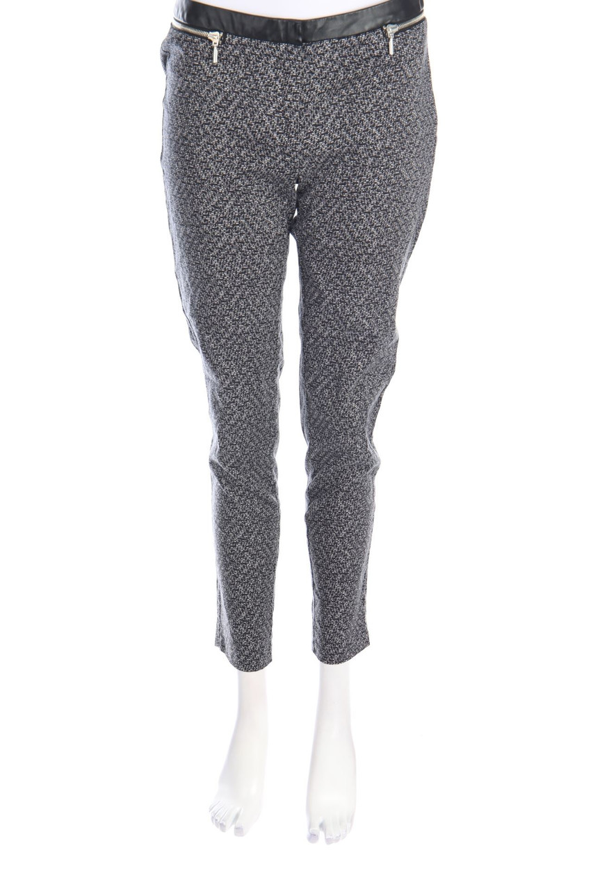 RESERVED - Hose mit Kunstleder-Details - D 38