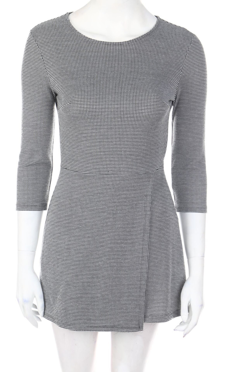 Bershka - Playsuit mit Hahnentritt-Muster - S