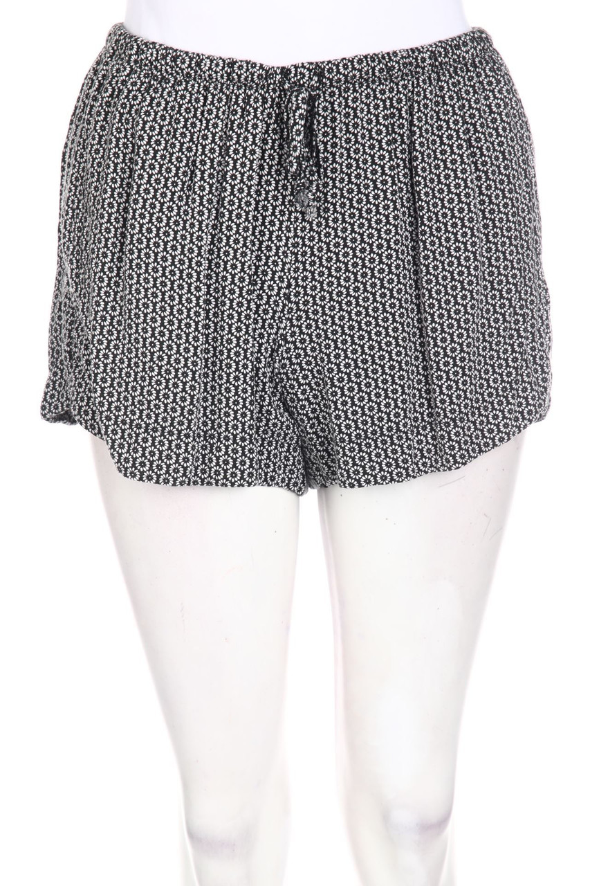 BRANDY MELVILLE - Shorts mit floralem Muster - D 36