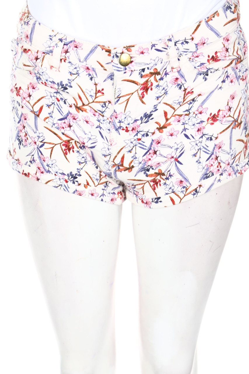 H&M - Jeans-Shorts mit Blumen-Print - D 36