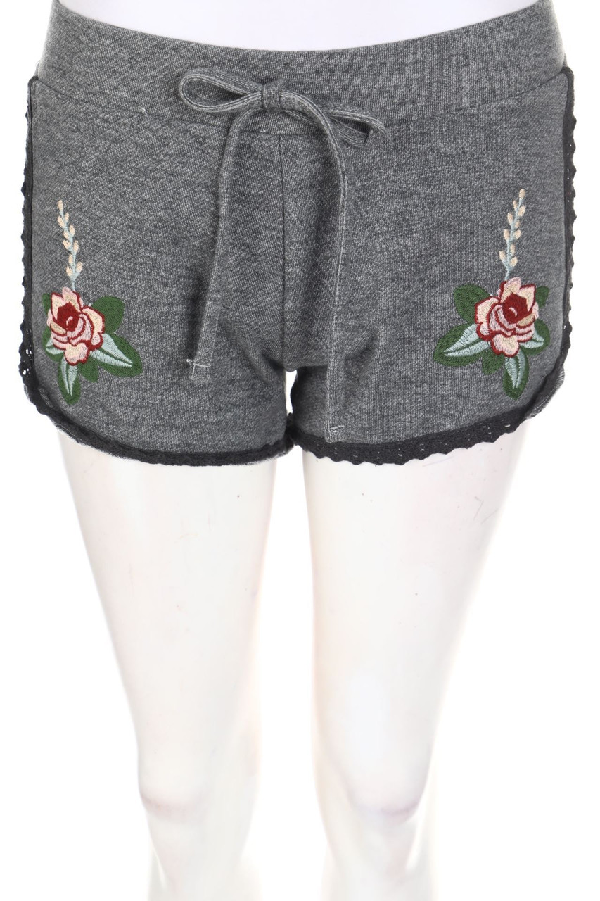 hunkemöller - Sweat-Shorts mit Stickereien im Trachten-Stil - S