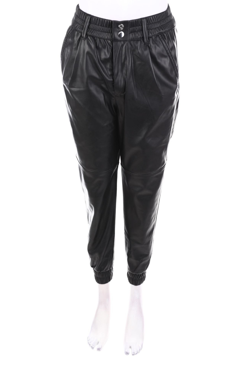 Bershka - Kunstleder-Hose - M