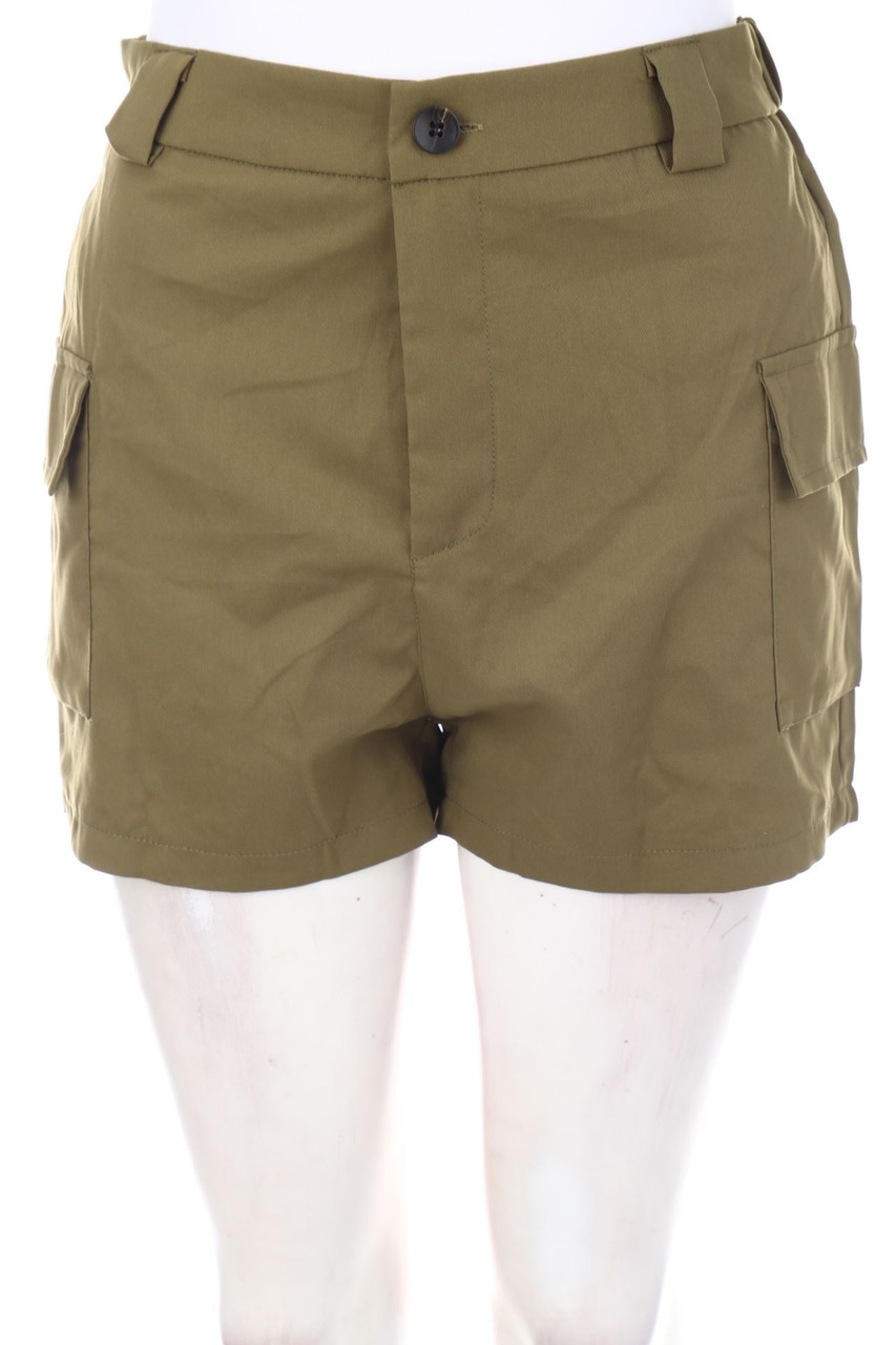SHEIN - Shorts mit aufgesetzten Taschen - S