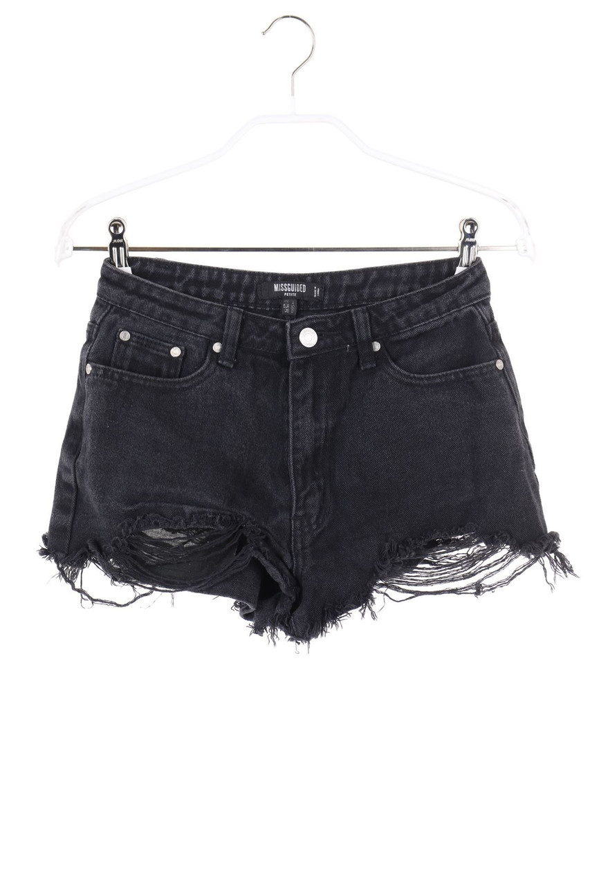 MISSGUIDED PETITE - Destroyed Jeans-Shorts mit Logo-Knöpfen - D 30