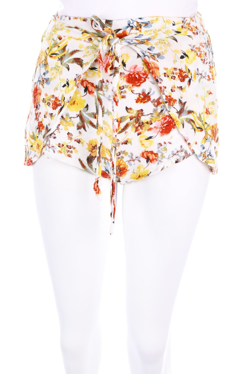 PULL&BEAR - Shorts mit Blumen-Print - S