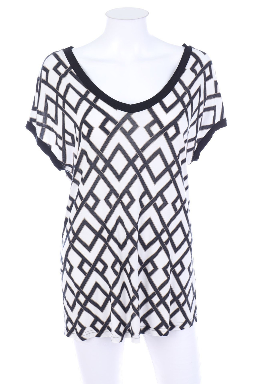 BODYFLIRT - Kurzarm-Shirt mit geometrischem Muster - D 36-38