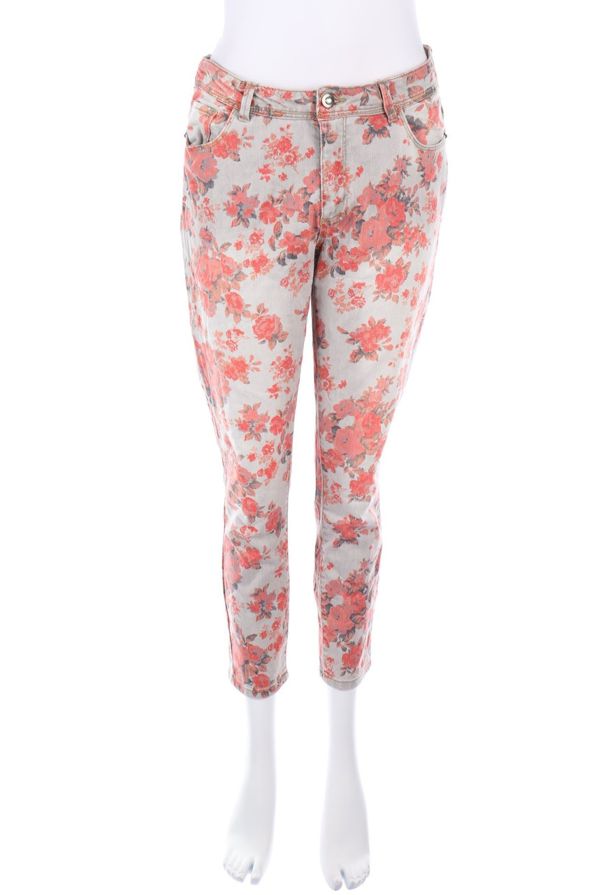 ONLY - Jeans mit Blumen-Print - W31