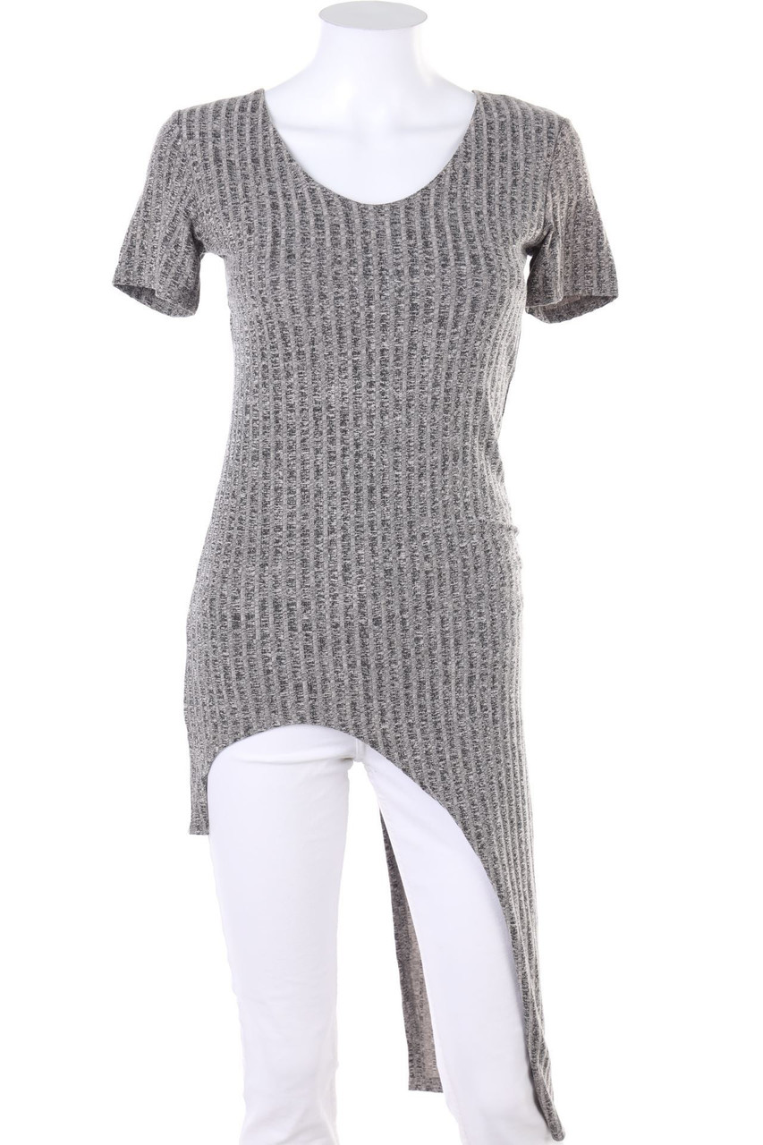 Ohne Label - Kurzarm-Shirt mit asymmetrischem Schnitt - S