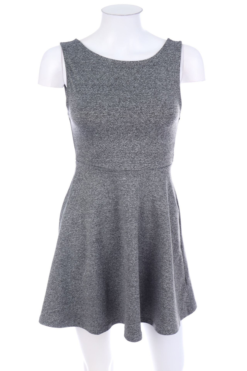 H&M DIVIDED - Minikleid mit tiefem Rückenausschnitt - XS