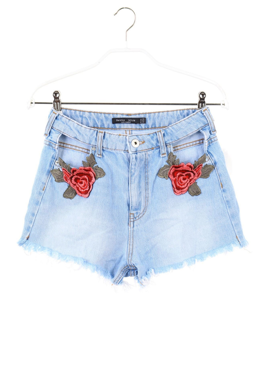 Bershka Denim - Denim-Hotpants mit Cut-outs mit Stickereien - D 34