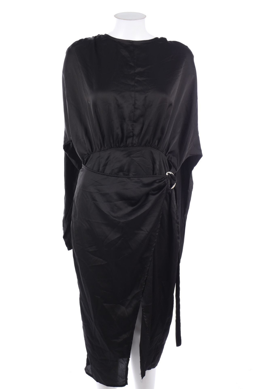 PRETTYLITTLETHING - Abendkleid in Wickel-Optik mit tiefem Rückenausschnitt - D 40