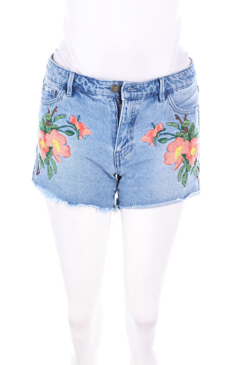 ONLY - Distressed Jeans-Shorts mit Stickereien - W27