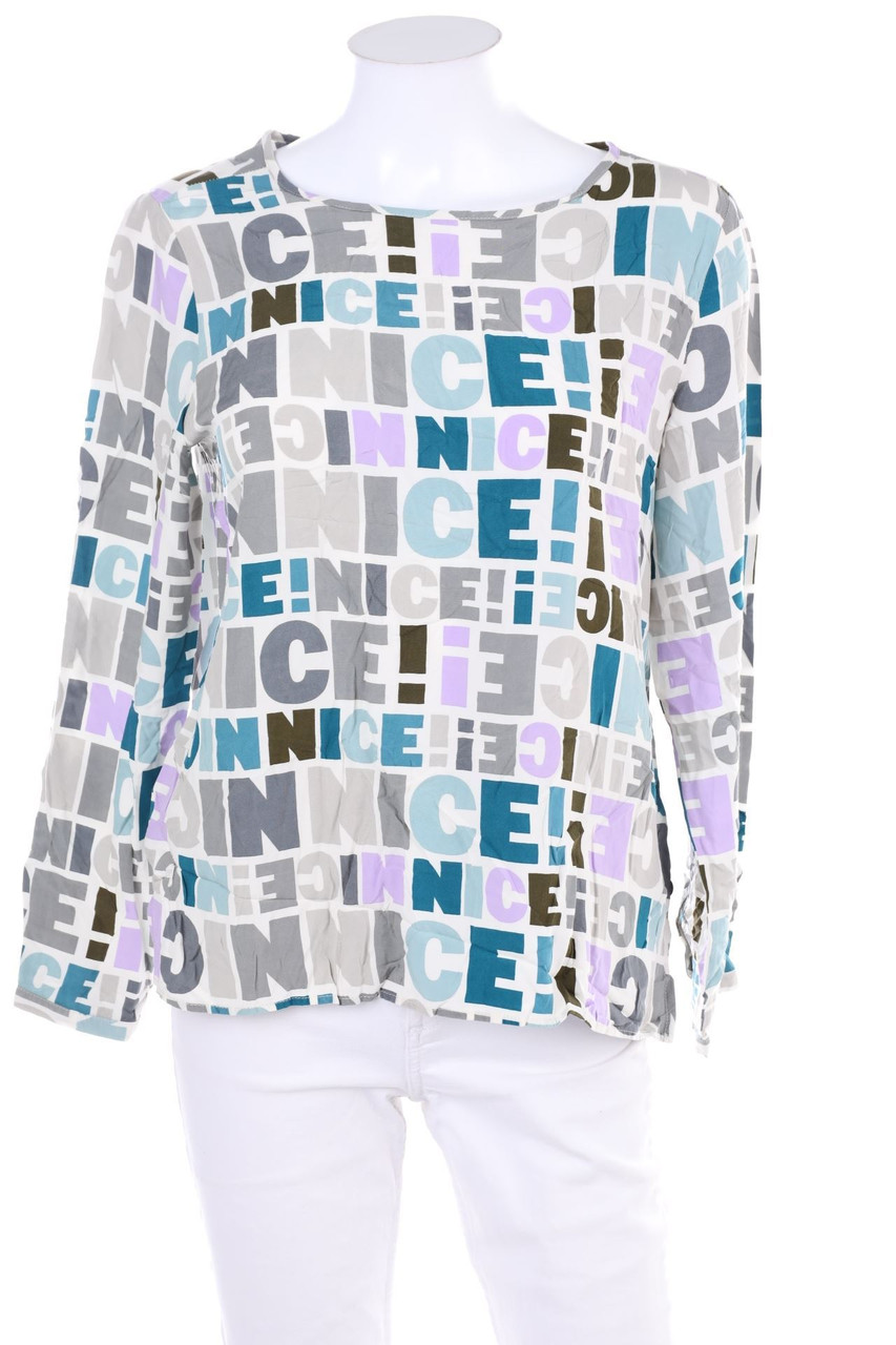 Ohne Label - Bluse mit Statement-Print - D 42