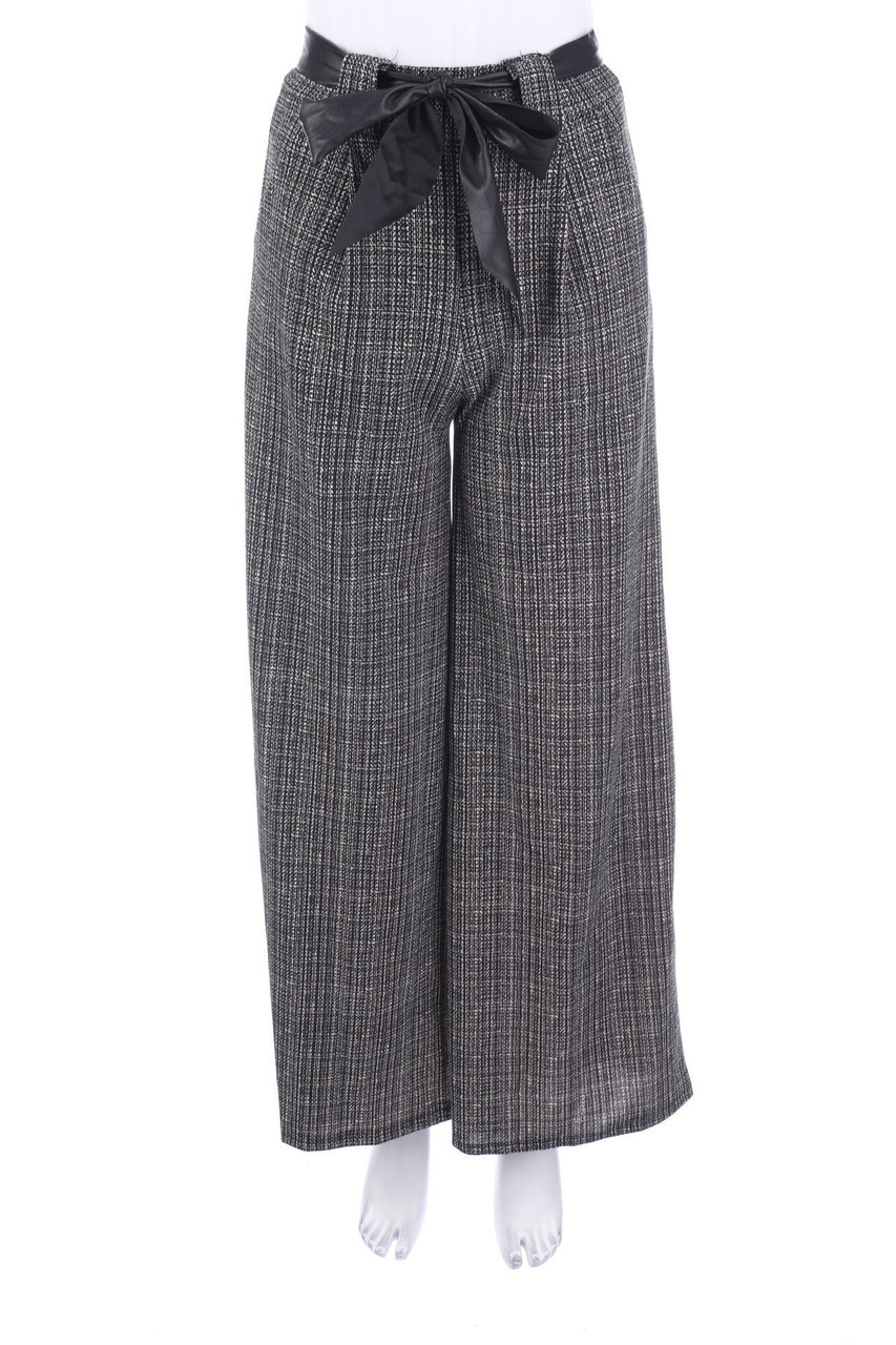 NEW COLLECTION - Palazzo-Hose mit Kunstleder-Details - XS