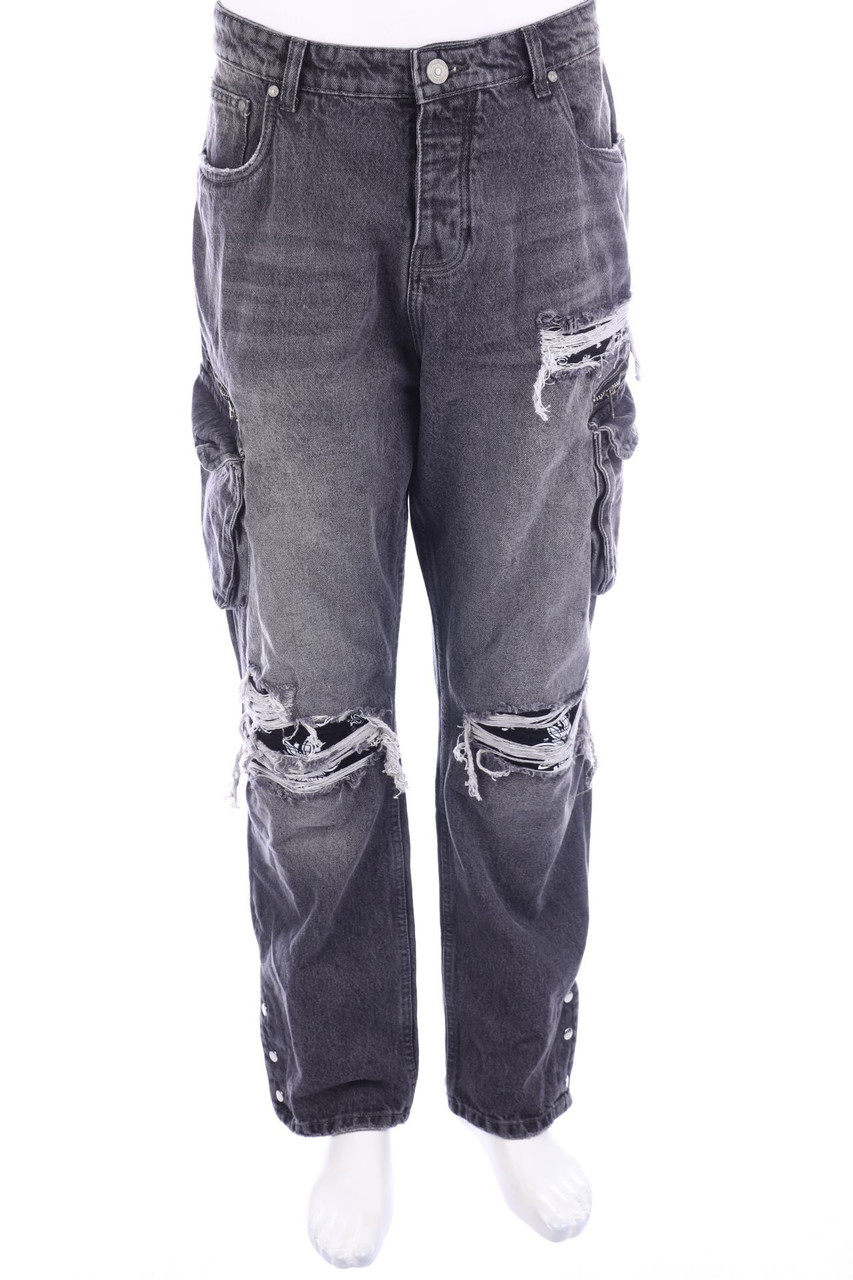 boohooMAN - Destroyed Straight Cut Jeans mit aufgesetzten Taschen - 56