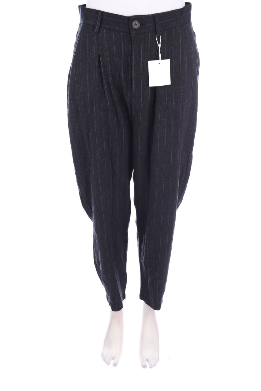 PULL&BEAR - Bundfaltenhose mit Nadelstreifen - D 36