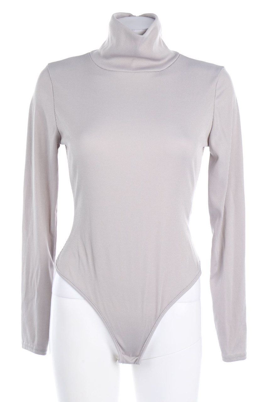 PRETTYLITTLETHING - Body mit Rollkragen - D 38