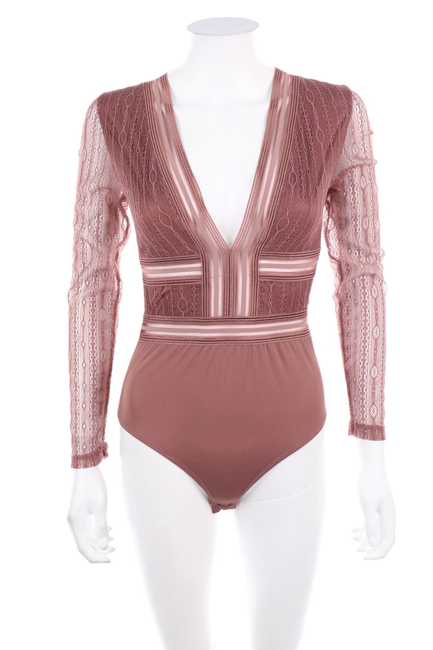 LULUS - Spitzen-Body mit Cut-out - S