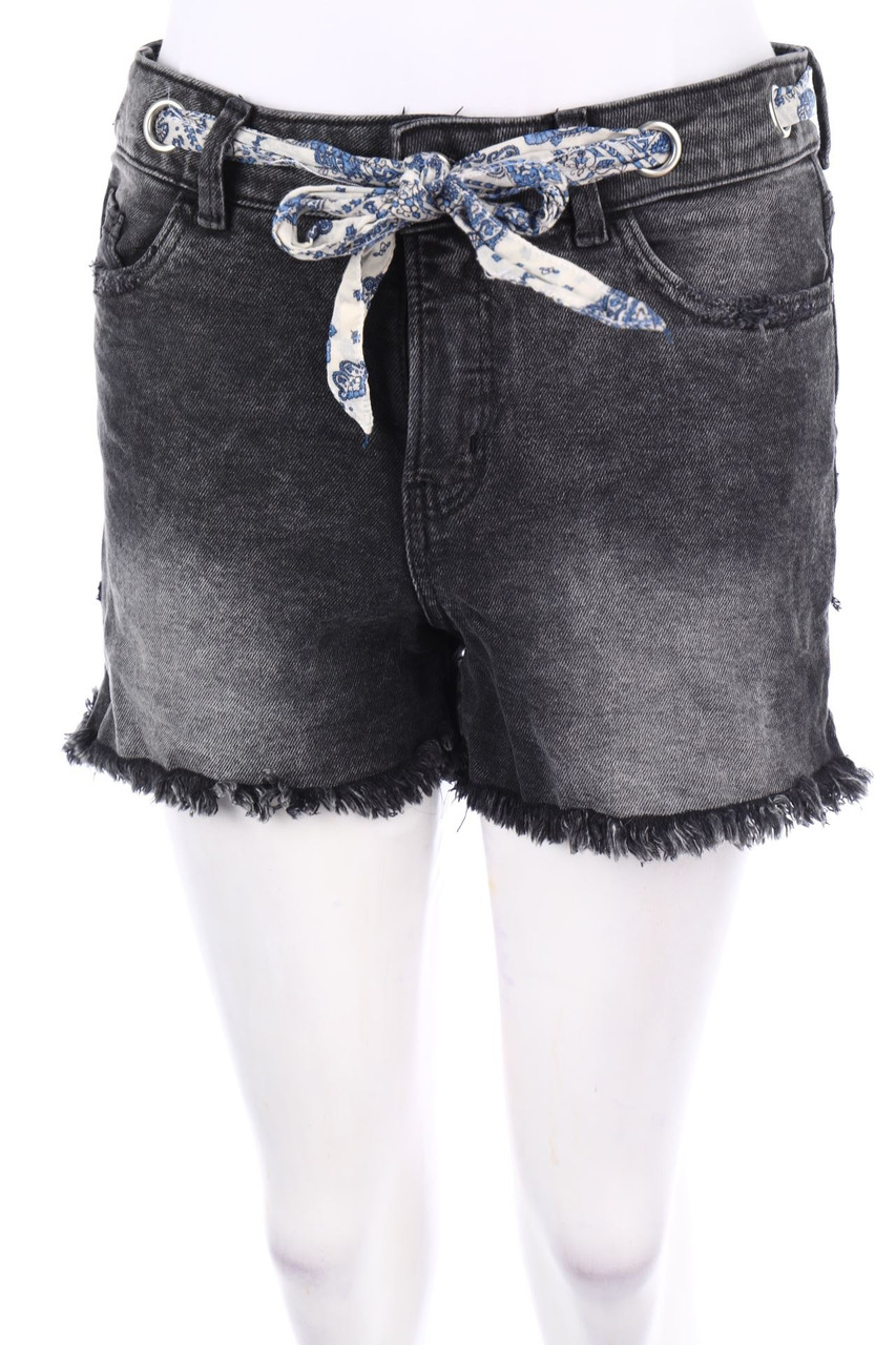 CLOCKHOUSE by C&A - Used Look Jeans-Shorts mit Gürtel - D 38