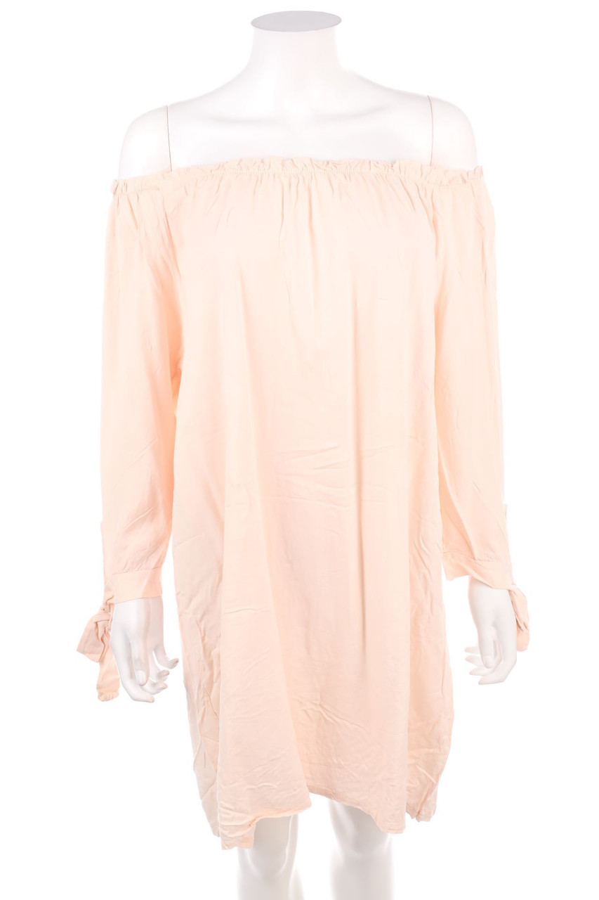 NEW COLLECTION - Carmen-Kleid - D 40