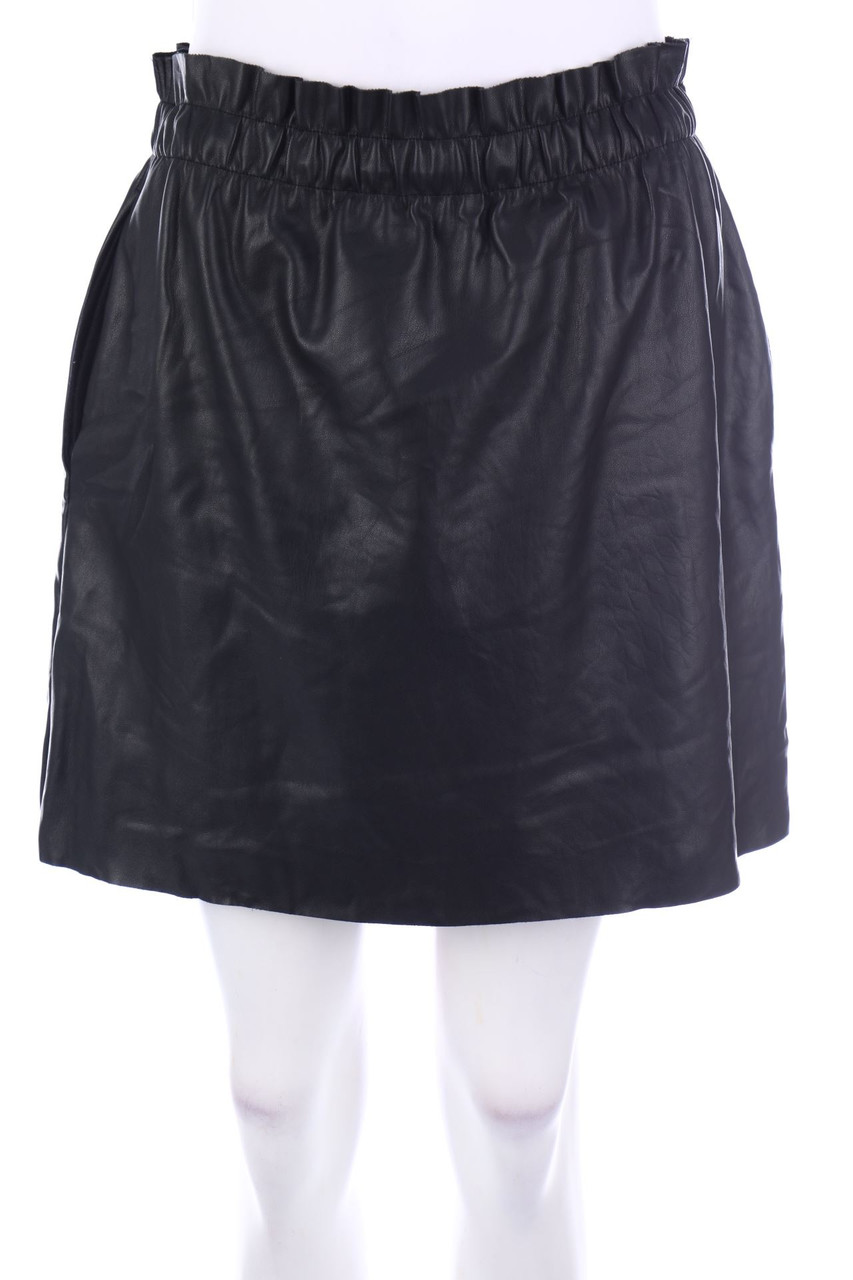 ZARA - Faux Leather-Mini-Rock - M