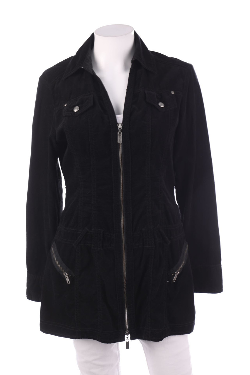 Street One - Mantel - M