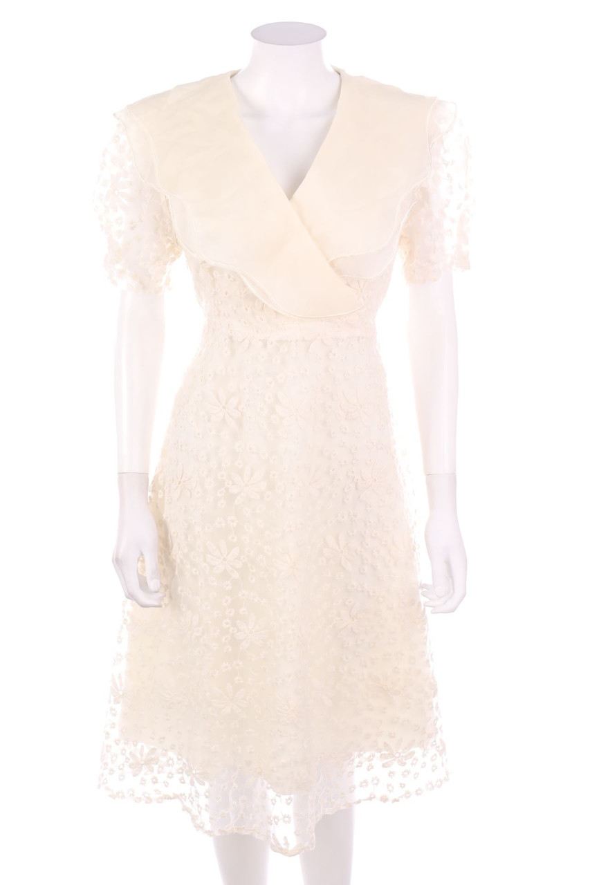 Ohne Label - Midikleid mit Stickereien - D 40