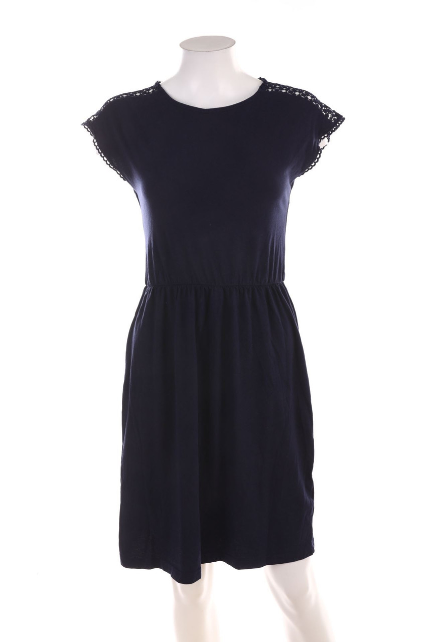 Ohne Label - Kleid mit Lochspitze - D 32