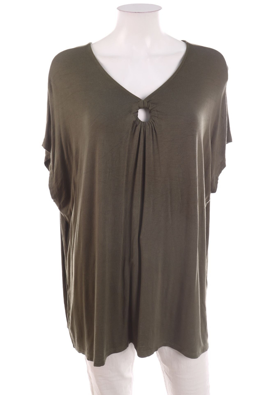 Ohne Label - Kurzarm-Shirt mit Cut-out - D 46