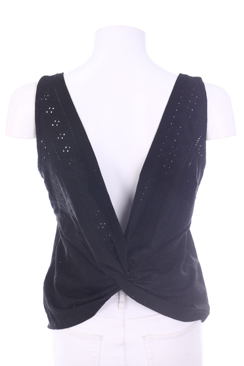 Ohne Label - Top aus Lochspitze mit tiefem Rückenausschnitt - M