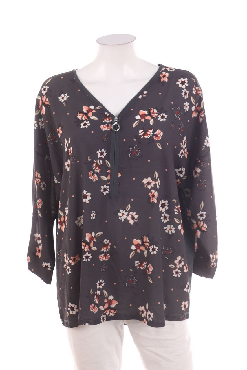 Ohne Label - Bluse mit Blumen-Print - D 50