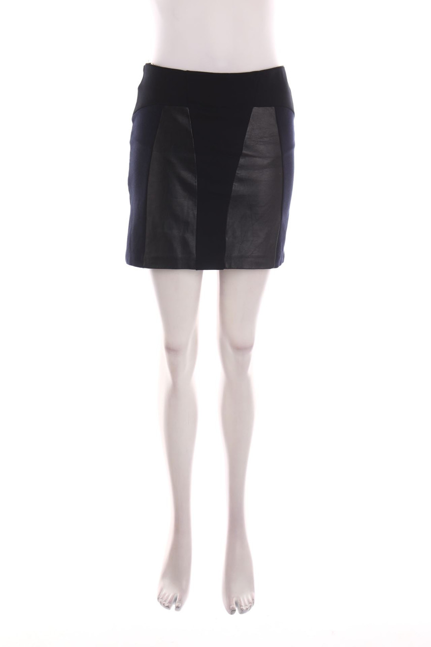 ZARA - Faux Leather-Mini-Rock - L