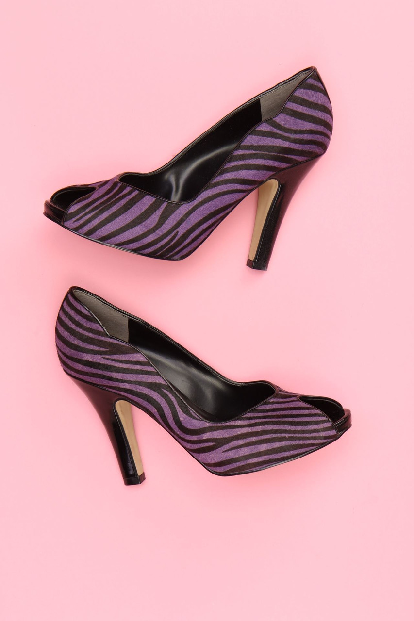 NINE WEST - Fake Fur-Peeptoe-Pumps mit Animal-Print