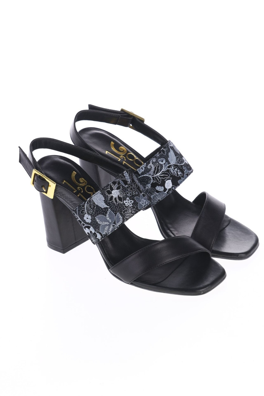 1,618 - Leder-Sandaletten mit floralem Muster