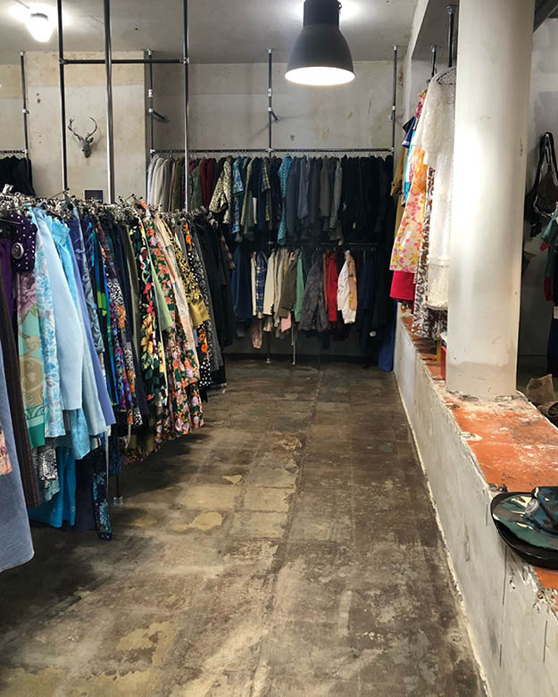 Secondhand Vintage Mode in Darmstadt ReSales Vintage Abteilung in Darmstadt