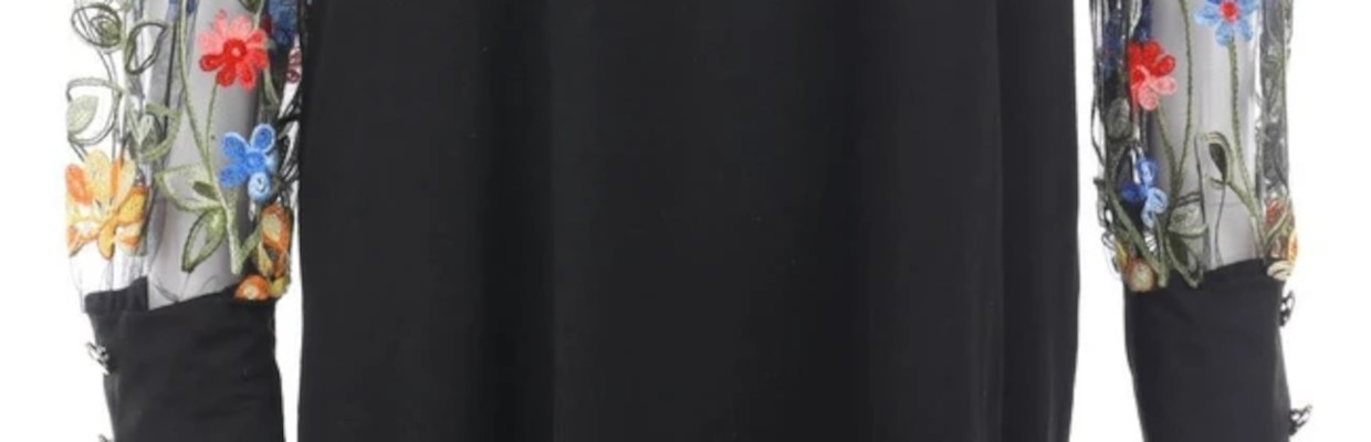 Dehnbarer Jerseystoff mit Applikationen