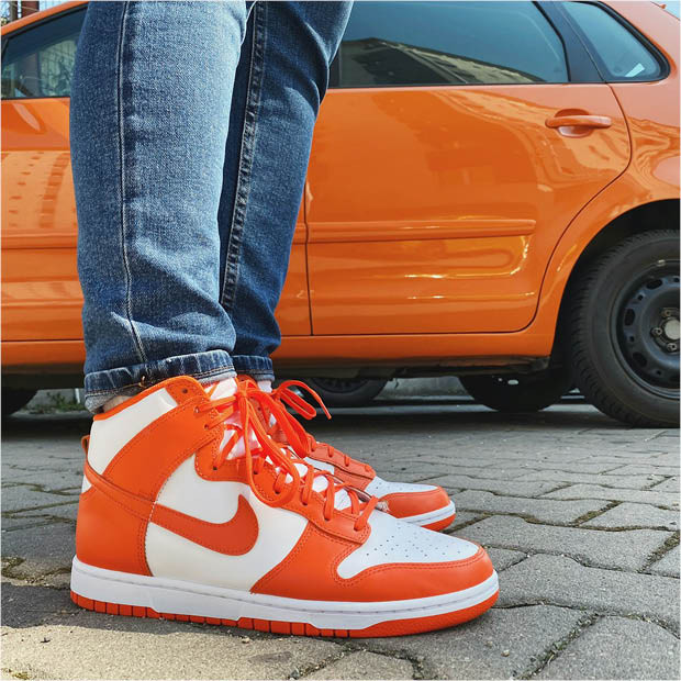 Orange weiße  Schuhe