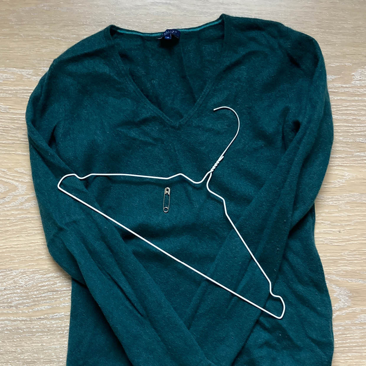 Pullover mit Kleiderbügel