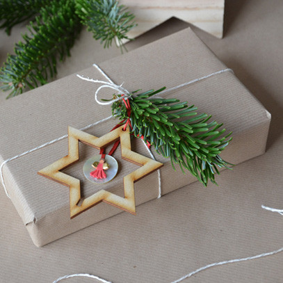 Geschenke nachhaltig verpacken Ein verpacktes Geschenk